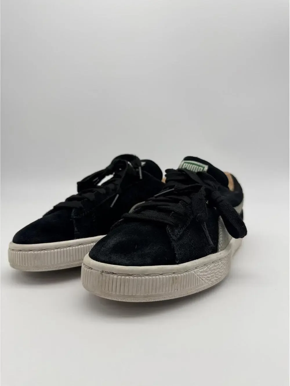 Puma‎ Suede Classic Women's Sneaker Black White Formstrip Size 7